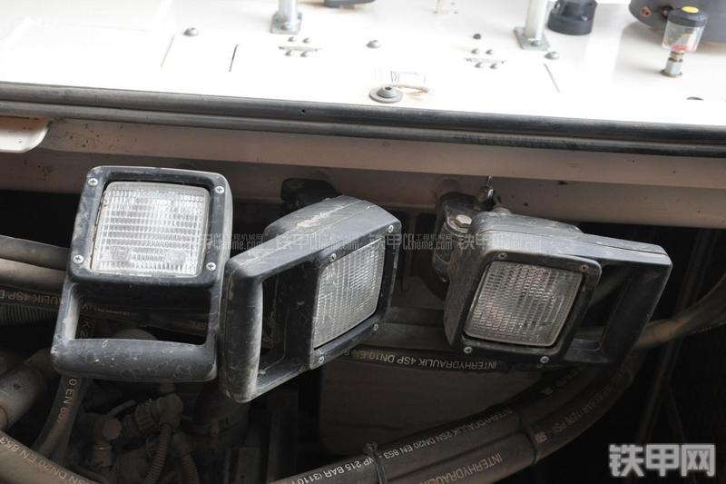 维特根W100铣刨机局部