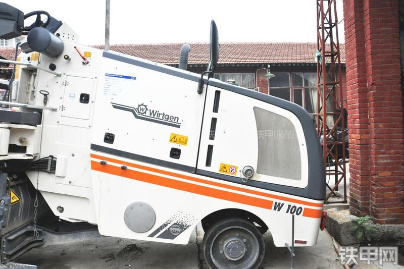 维特根W100铣刨机局部