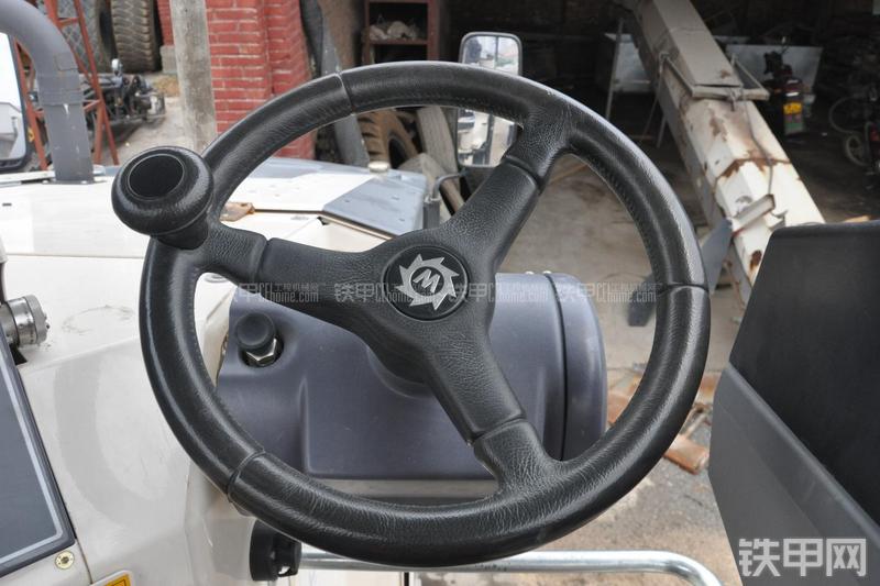 维特根W100铣刨机局部