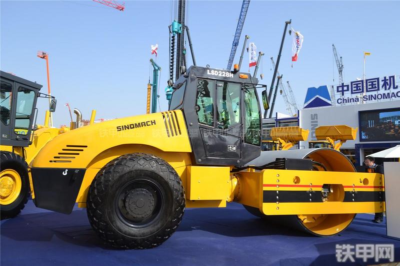 国机洛建LSD228H压路机整机外观
