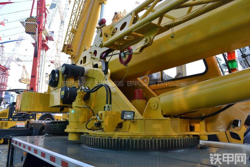 柳工TC250起重机局部