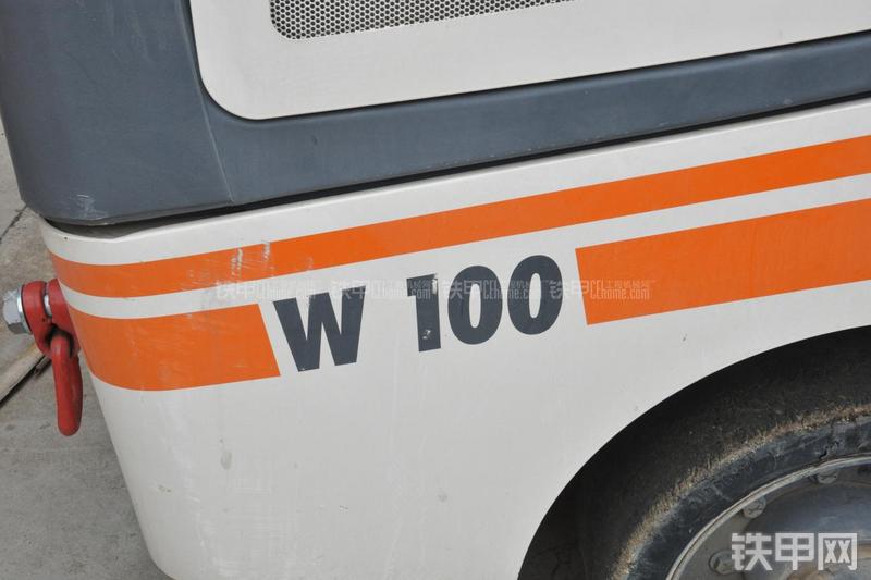 维特根W100铣刨机局部