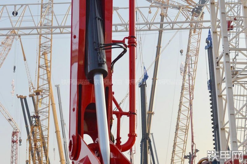 鸿得利HDL5431THB(5664E)泵车局部