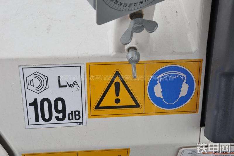 维特根W100铣刨机局部