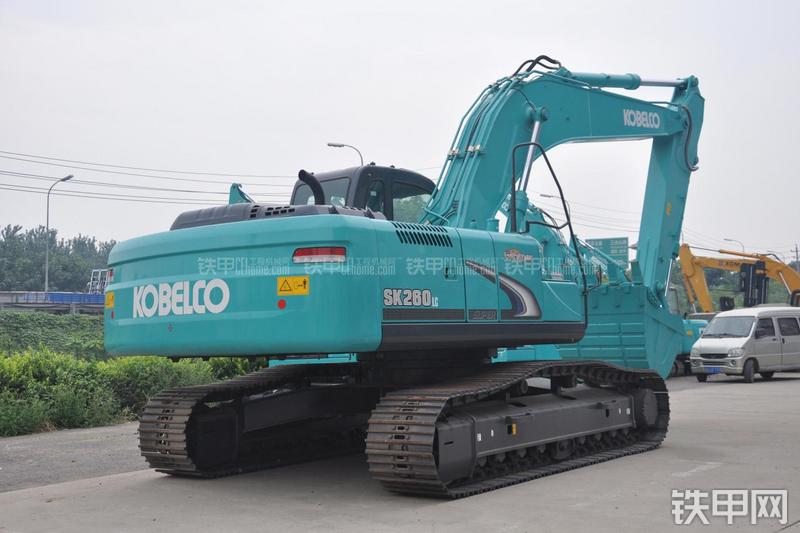 神钢SK260LC-8挖掘机整机外观