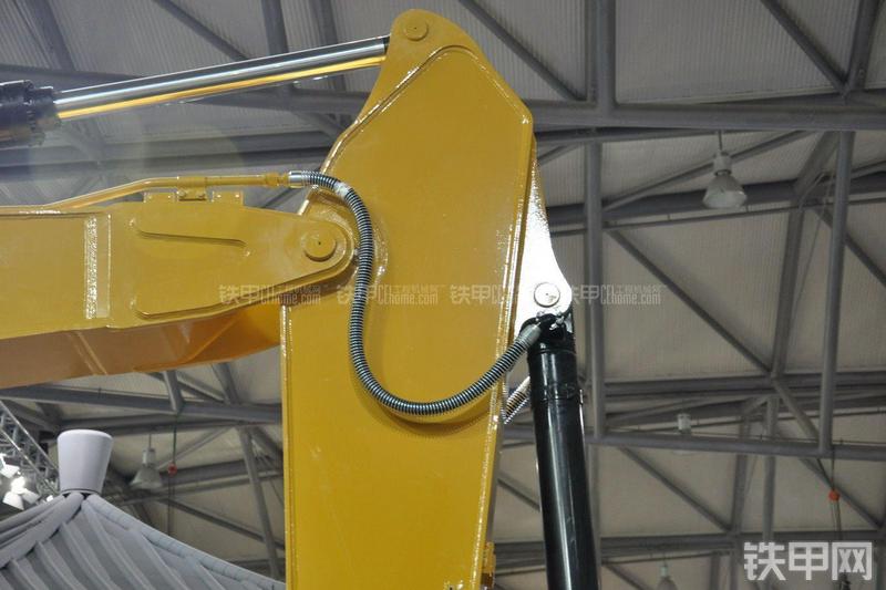 卡特彼勒318DL-2.9米标准斗杆挖掘机局部