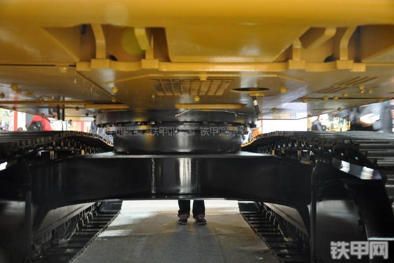 卡特彼勒318DL-2.9米标准斗杆挖掘机局部