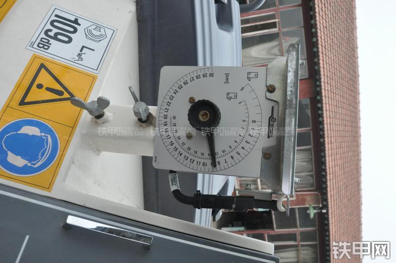 维特根W100铣刨机局部