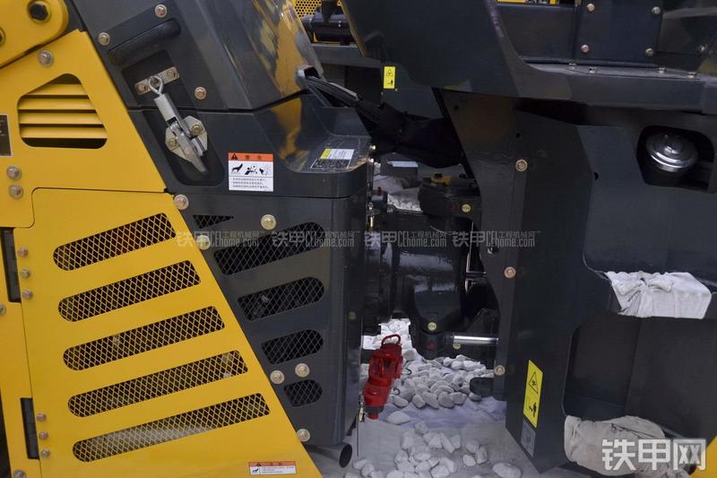 酒井SW770ND压路机局部