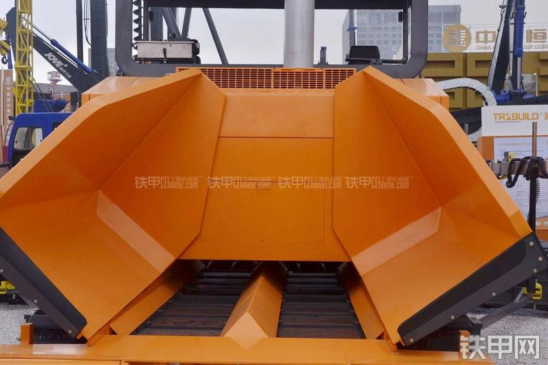 华通动力EPC125D沥青摊铺机局部