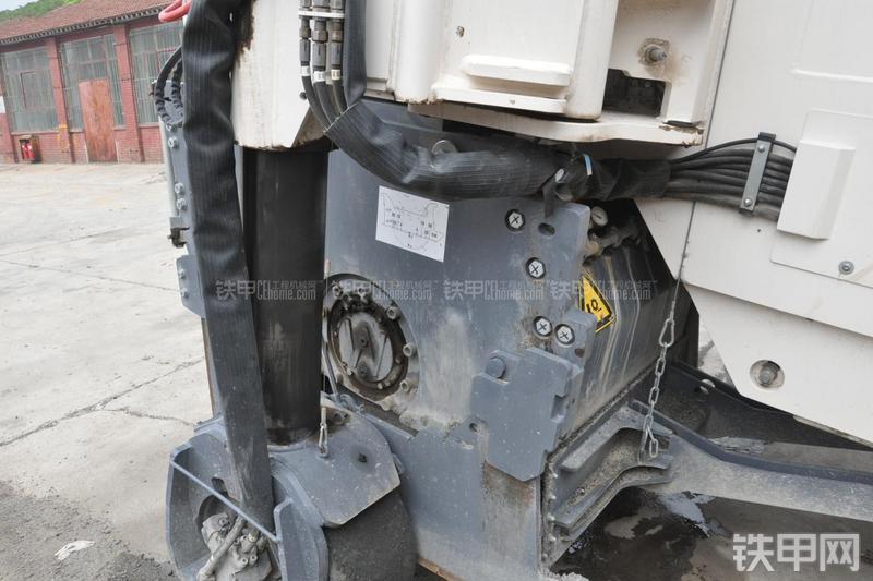 维特根W100铣刨机局部