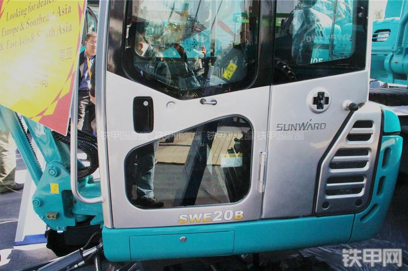 山河智能SWE20B挖掘机局部