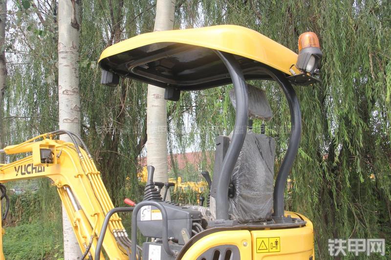 玉柴YC25SR挖掘机局部