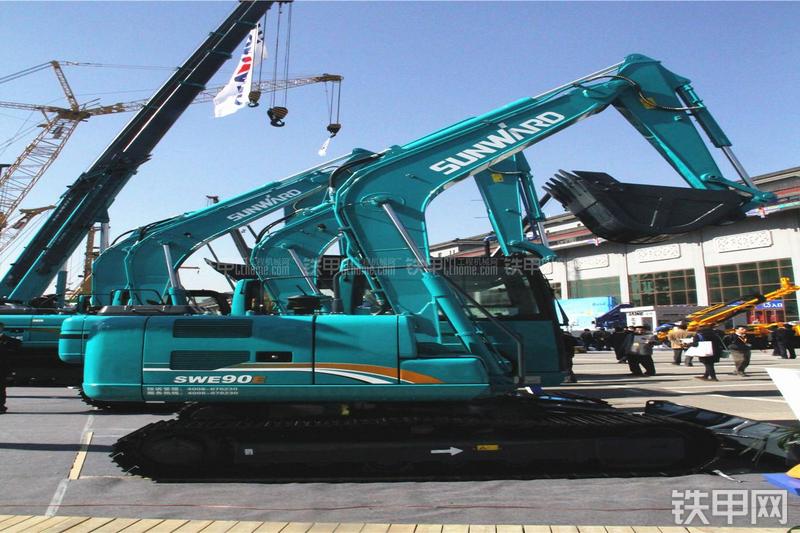 山河智能SWE90E挖掘机局部