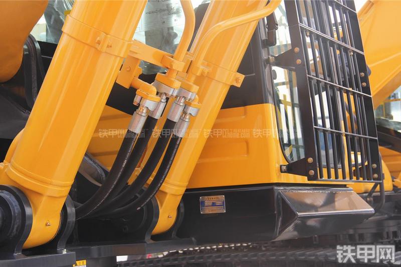 山重建机MC500LC-8挖掘机局部