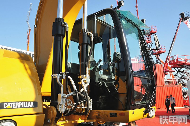 卡特彼勒M317D2挖掘机局部
