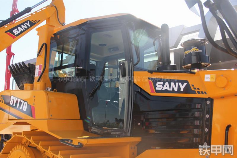 三一重工SYT70推土机局部