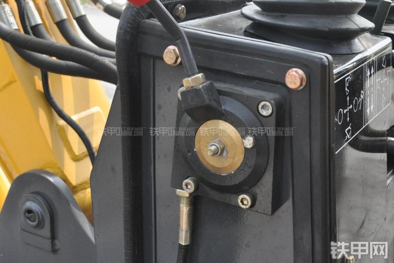 玉柴YC20-8挖掘机局部