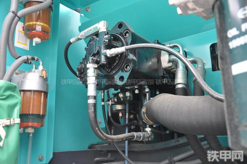 神钢SK260LC-8挖掘机局部