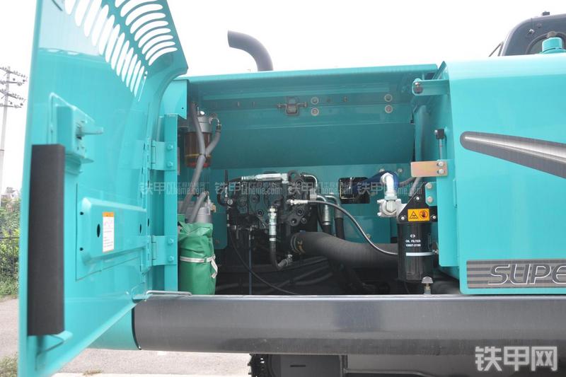 神钢SK260LC-8挖掘机局部