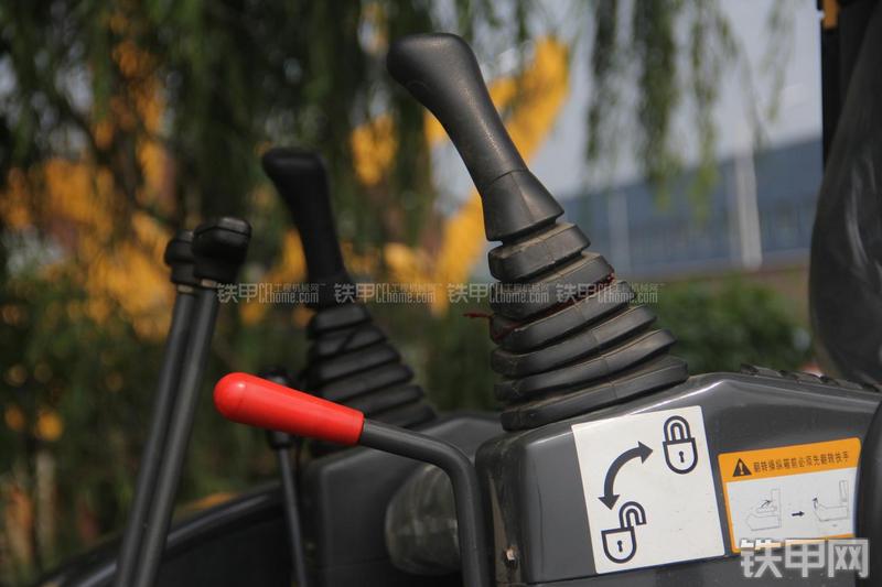 玉柴YC25SR挖掘机整机外观