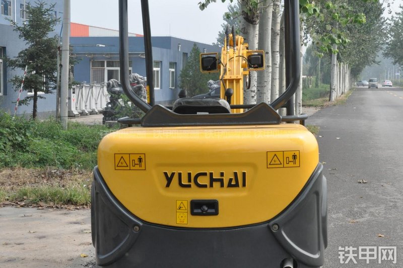 玉柴YC20-8挖掘机整机外观