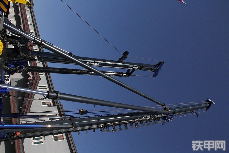 恒天九五JU132长螺旋钻机整机外观