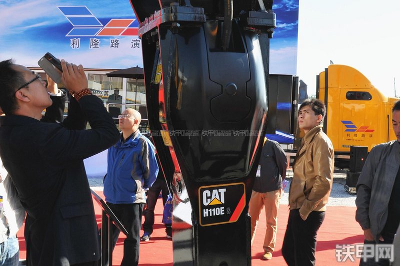 卡特彼勒M317D2挖掘机局部