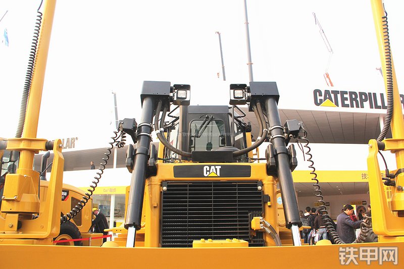 卡特彼勒D6R推土机局部