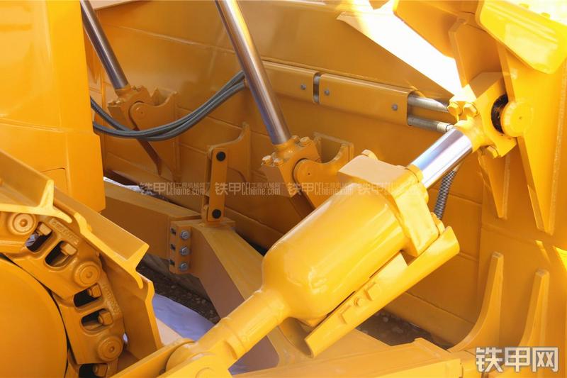 三一重工SYT70推土机局部