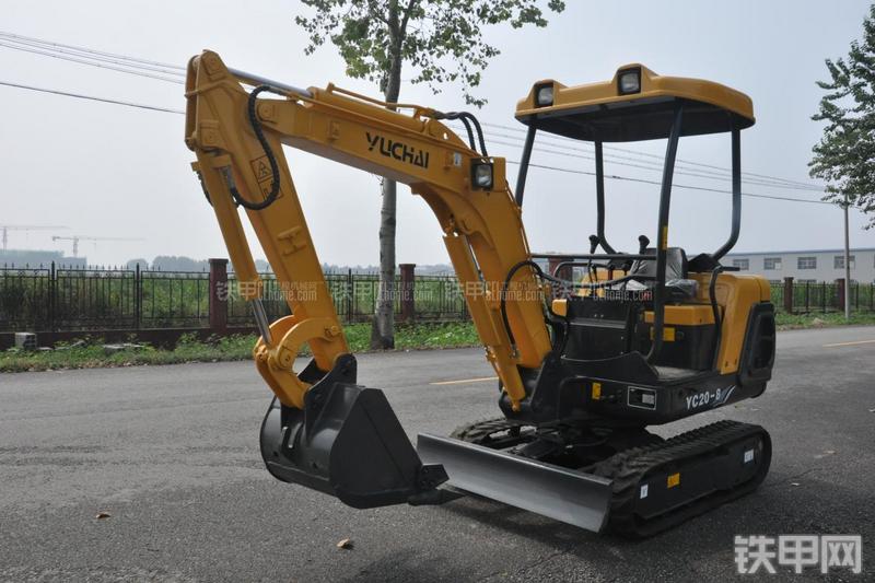 玉柴YC20-8挖掘机整机外观