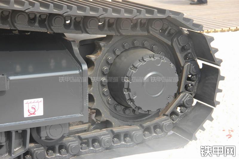 山重建机MC386LC-8挖掘机局部