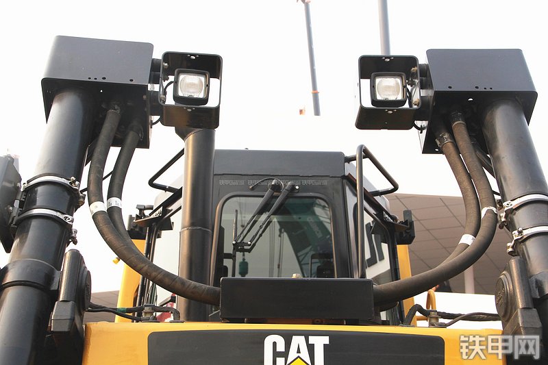 卡特彼勒D6R推土机局部