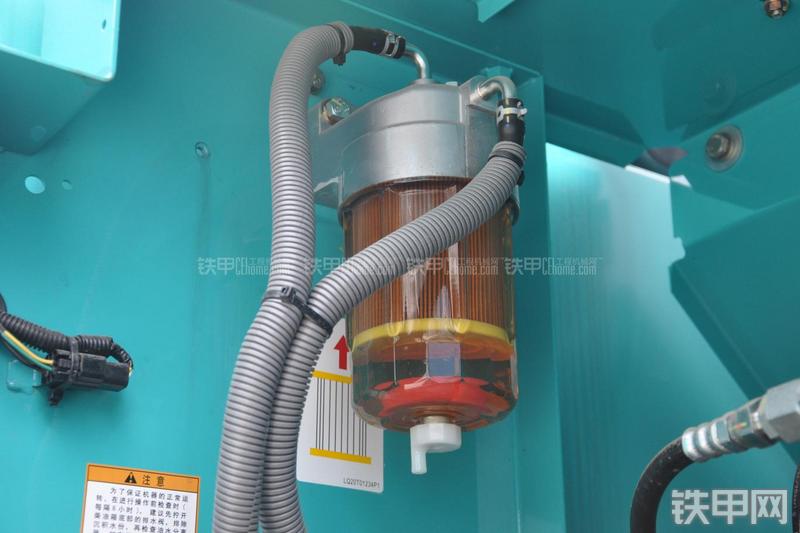 神钢SK260LC-8挖掘机局部