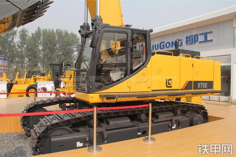 柳工CLG970E挖掘机整机外观