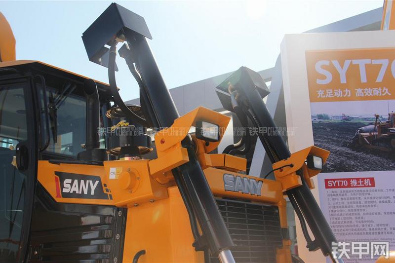 三一重工SYT70推土机局部