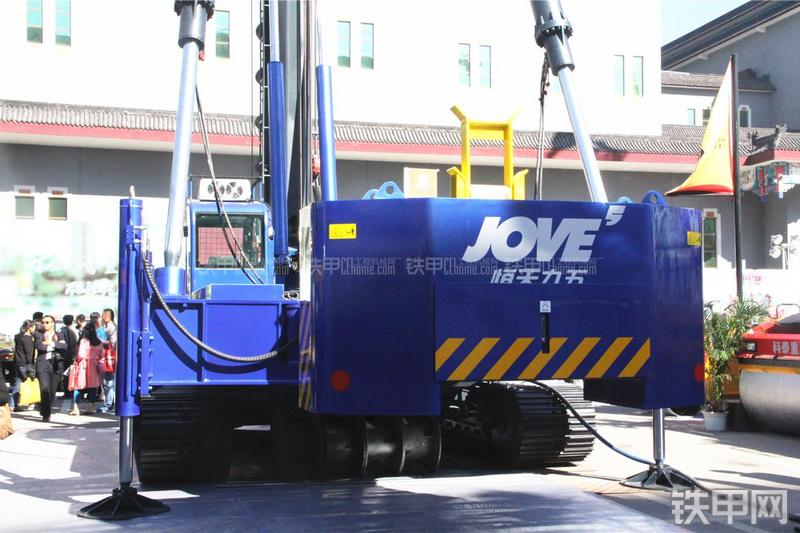 恒天九五JU132长螺旋钻机局部