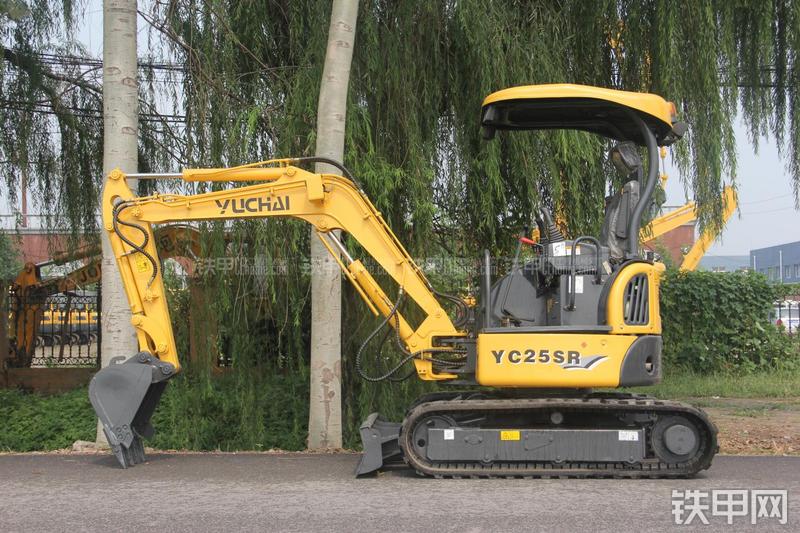 玉柴YC25SR挖掘机整机外观