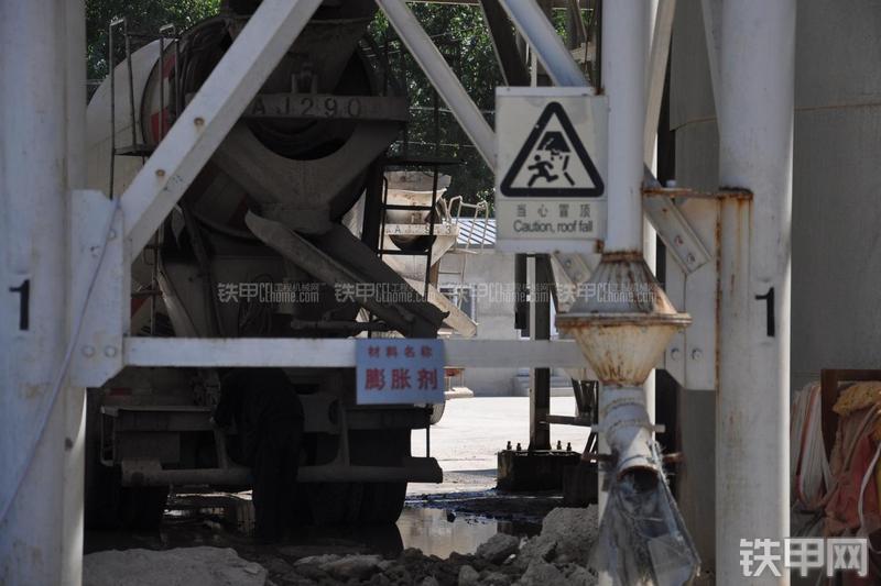 三一重工HZS180混凝土搅拌站局部