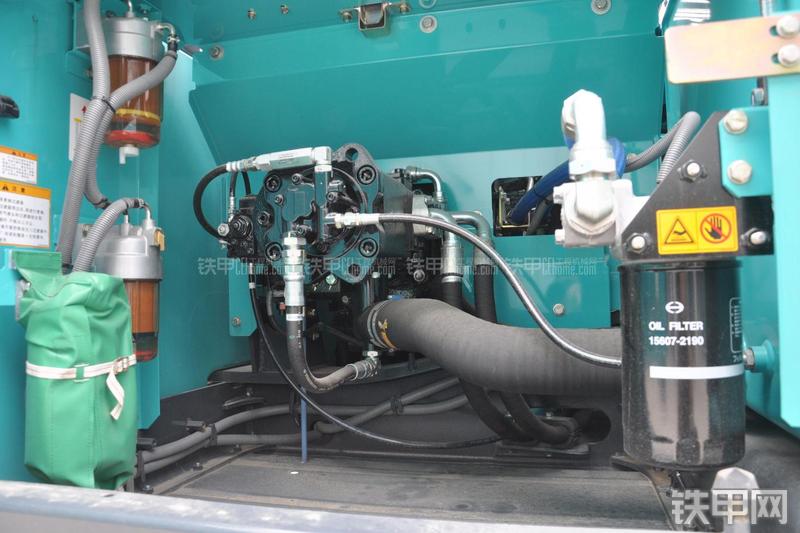 神钢SK260LC-8挖掘机局部