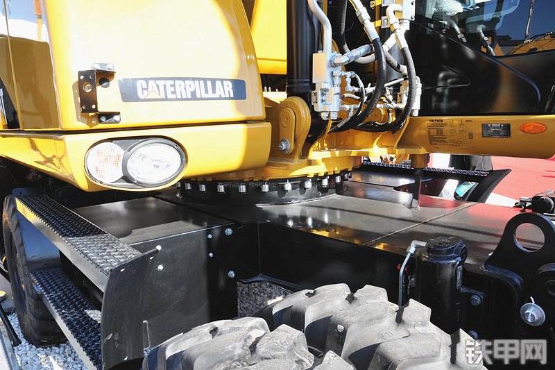 卡特彼勒M317D2挖掘机局部