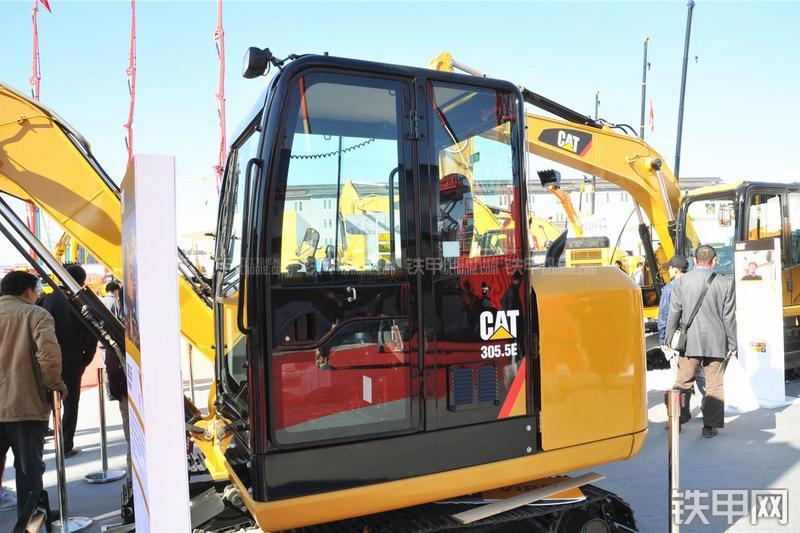 卡特彼勒305.5E液压挖掘机局部