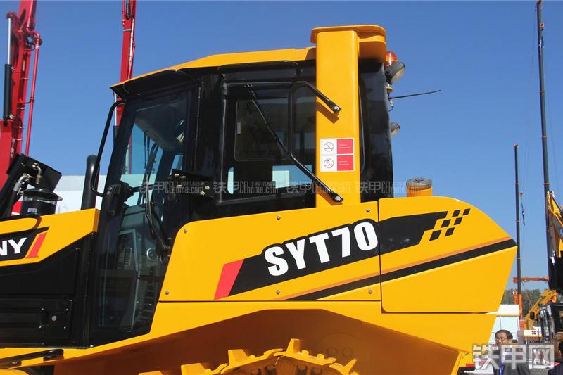 三一重工SYT70推土机局部