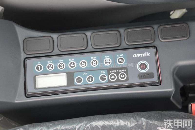 神钢SK260LC-8挖掘机局部