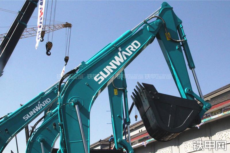 山河智能SWE90E挖掘机局部