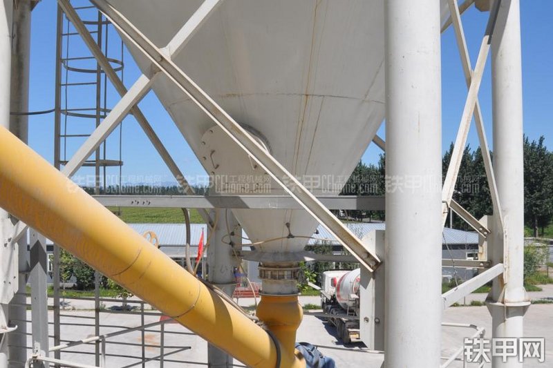 三一重工HZS180混凝土搅拌站局部