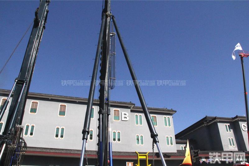 恒天九五JU132长螺旋钻机局部