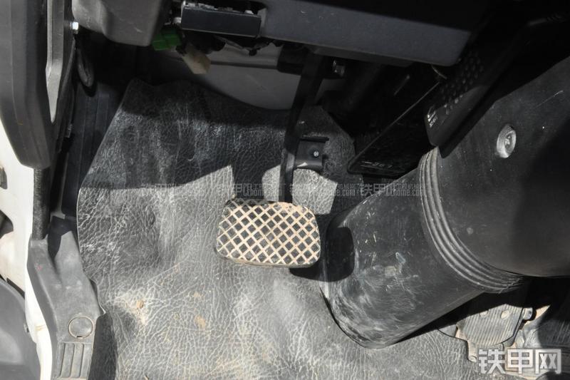 三一重工SY5418THB-56E(6)泵车局部