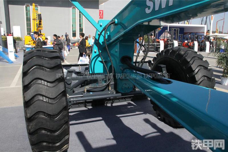 山河智能SWPY180A平地机局部