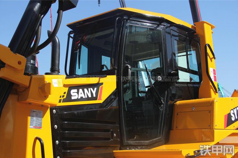 三一重工SYT70推土机局部